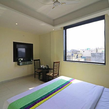 Hotel Paragon Suites New Delhi Extérieur photo