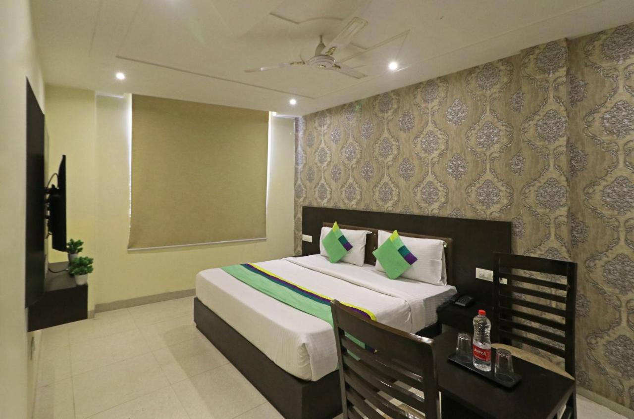 Hotel Paragon Suites New Delhi Extérieur photo