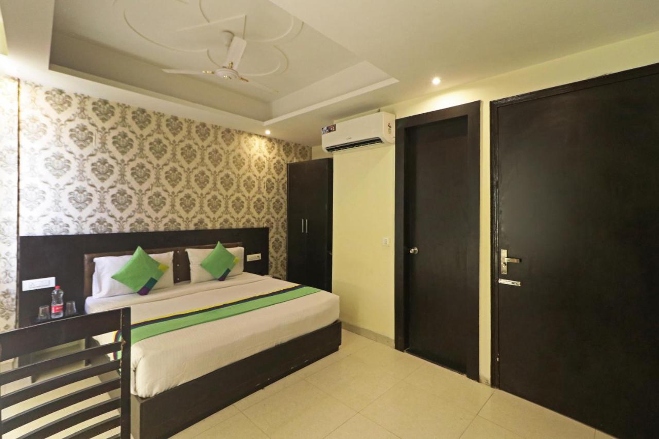 Hotel Paragon Suites New Delhi Extérieur photo