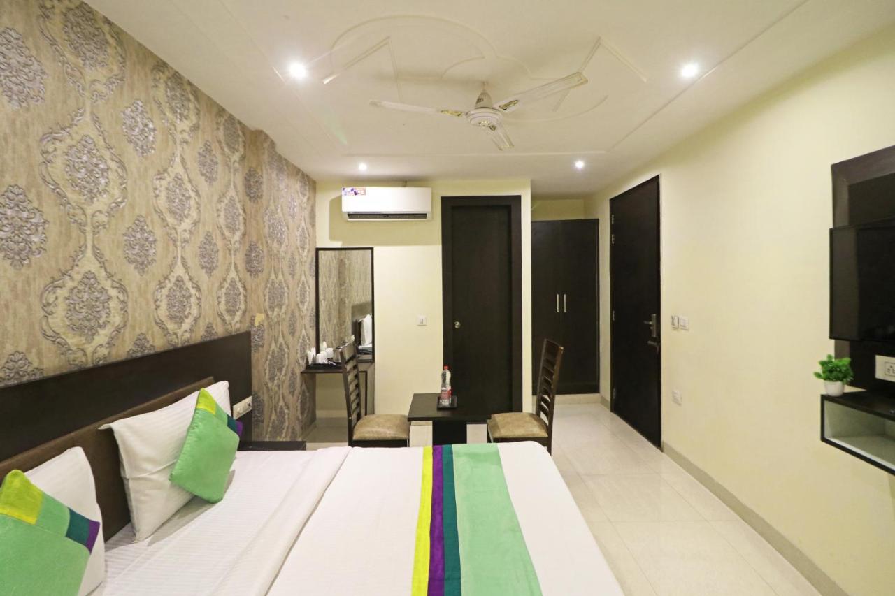 Hotel Paragon Suites New Delhi Extérieur photo