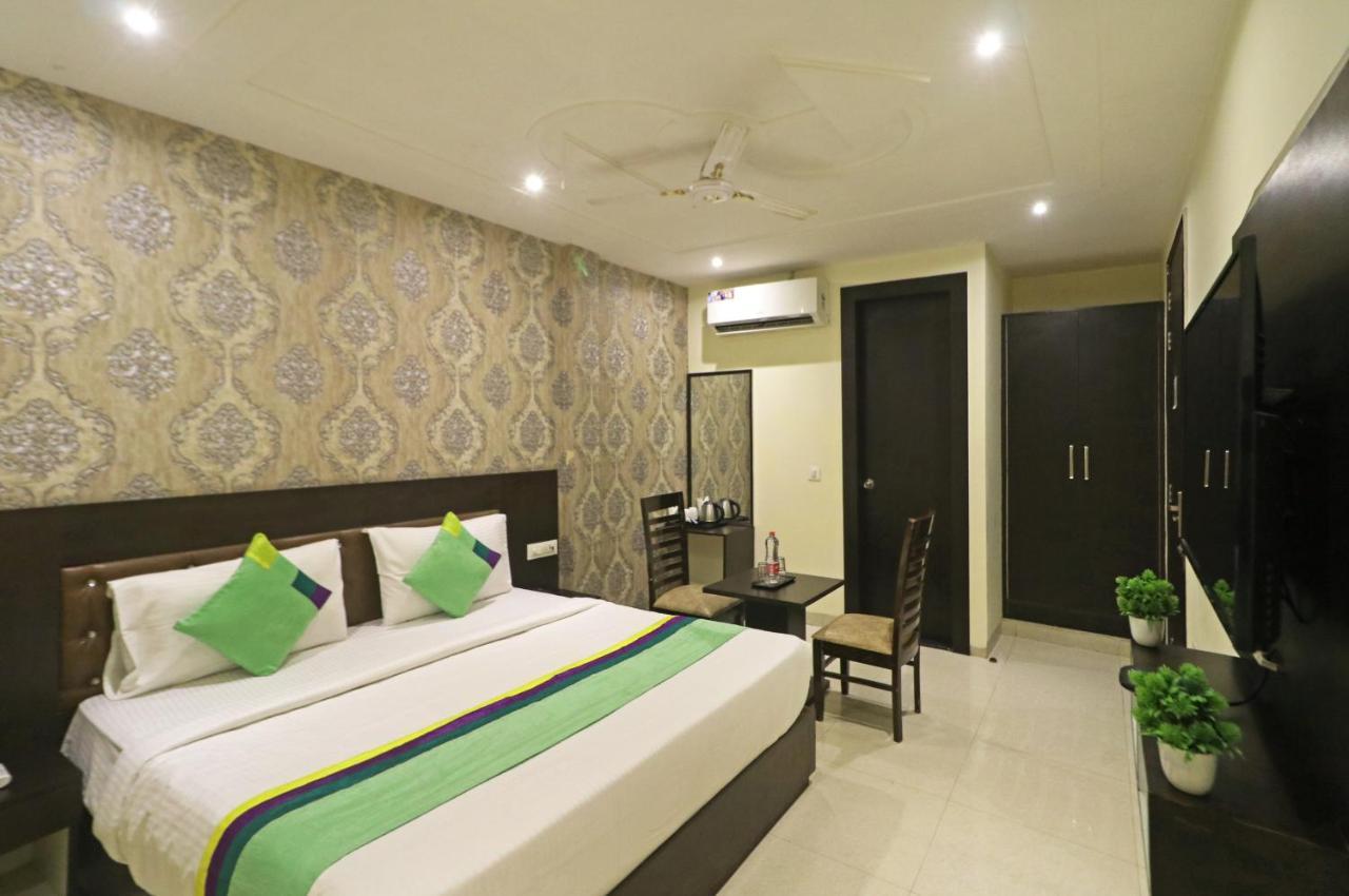 Hotel Paragon Suites New Delhi Extérieur photo